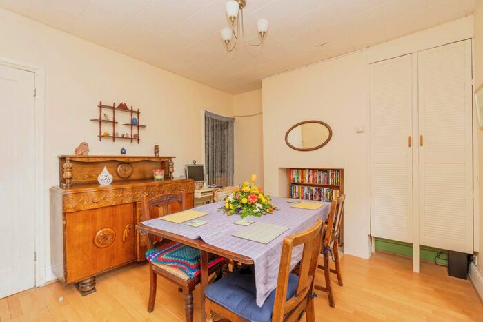 2 Bedroom Semi-Detached House For Sale In Shirley Park Road, Southampton, Hampshire, SO16