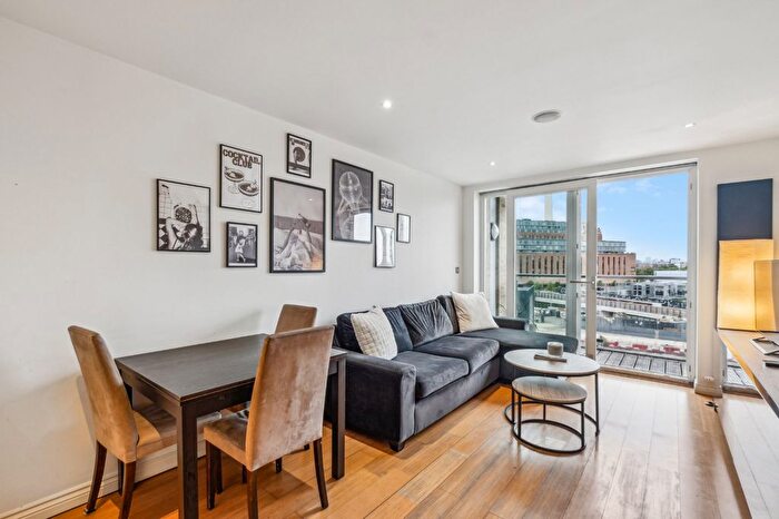 2 Bedroom Flat To Rent In Viridian Apartments, Battersea Park Road, SW8