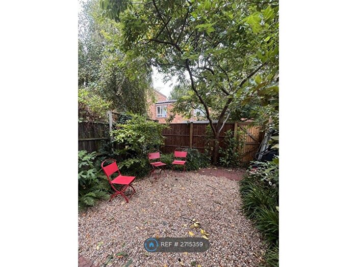 2 Bedroom Terraced House To Rent In Dunston Road, London, SW11