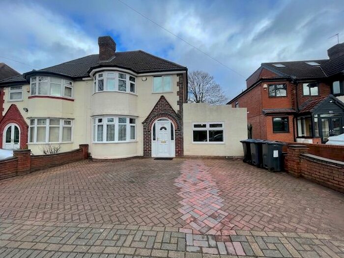 4 Bedroom Semi-Detached House To Rent In School Road, Hall Green, Birmingham, B28