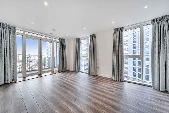 1 Bedroom Flat For Sale In Hutton Court, Ilford, London, IG1