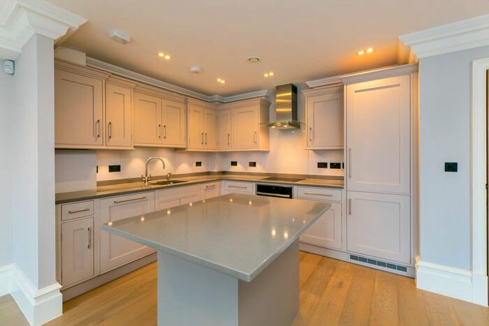 2 Bedroom Flat To Rent In London Road, Sevenoaks, TN13