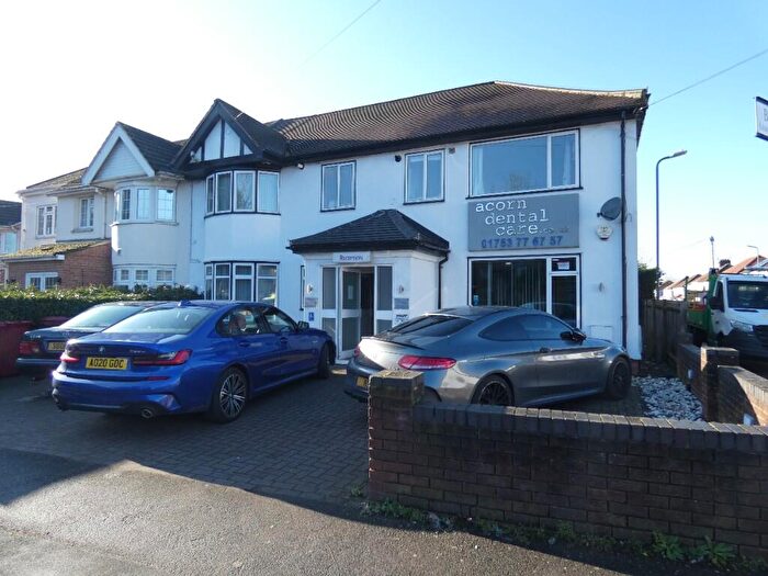 2 Bedroom Apartment To Rent In Stoke Poges Lane, Slough, SL1