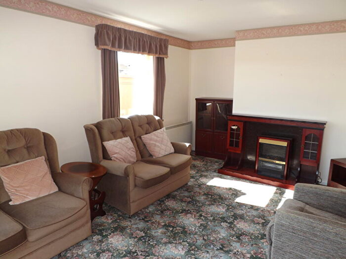 2 Bedroom Bungalow To Rent In Torpoint, PL11