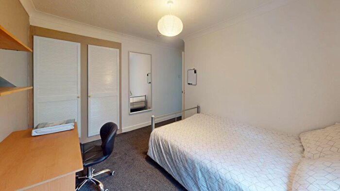 6 Bedroom House To Rent In Ferens Close, DH1