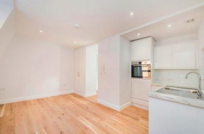 Studio To Rent In Praed Street, London W2