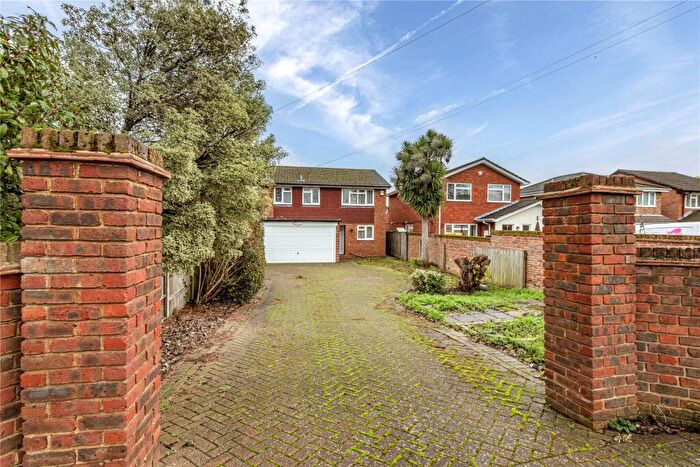 4 Bedroom Detached House For Sale In Sayes Court Farm Drive, Addlestone, KT15