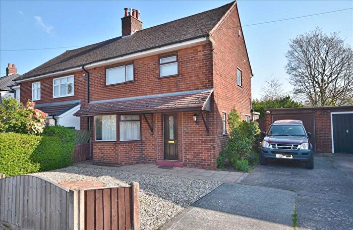 3 Bedroom Semi Detached House For Sale In Sandringham Avenue, Leyland, PR25