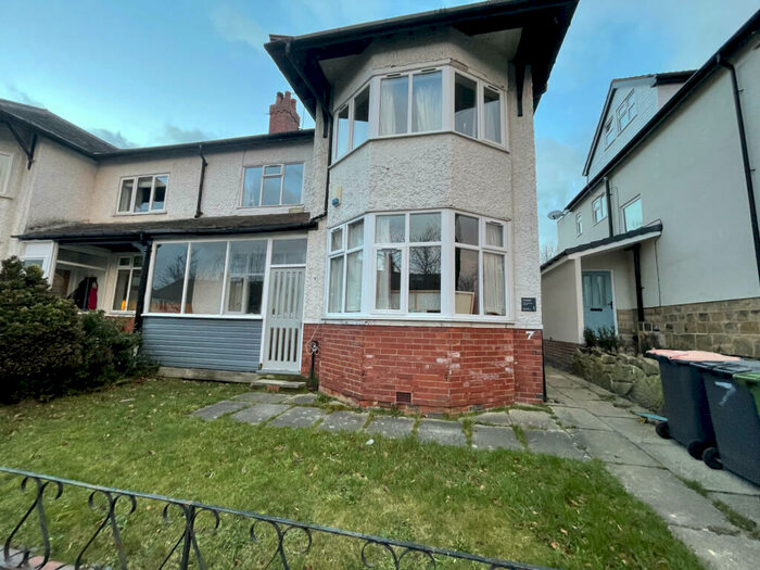 6 Bedroom Semi-Detached House To Rent In Moor Park Drive, Leeds, West Yorkshire, LS6