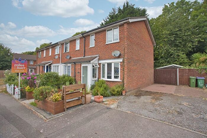 2 Bedroom End Terrace House For Sale In Pine Way, Folkestone, Kent, CT19