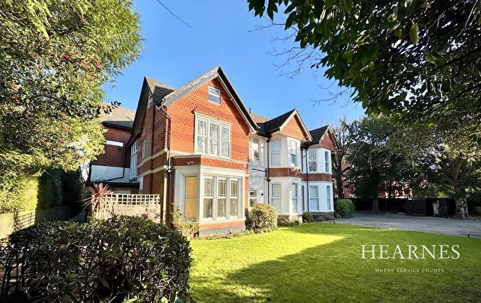 2 Bedroom Flat For Sale In Wellington Road, Bournemouth, BH8