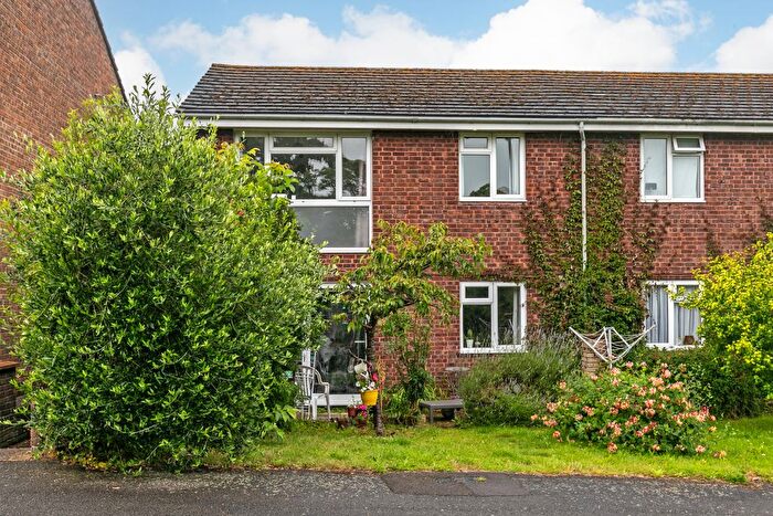1 Bedroom Flat To Rent In Charles Close, Winchester, SO23