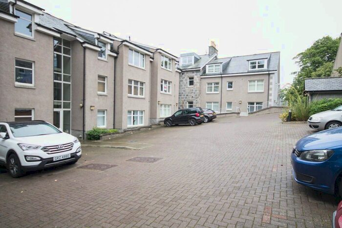 3 Bedroom Flat To Rent In Polmuir Road, Ferryhill, Aberdeen, AB11