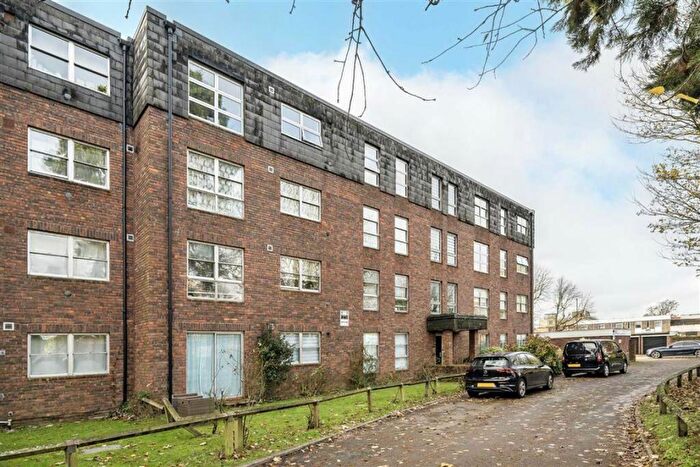2 Bedroom Flat To Rent In Marlowe Gardens, Eltham, SE9