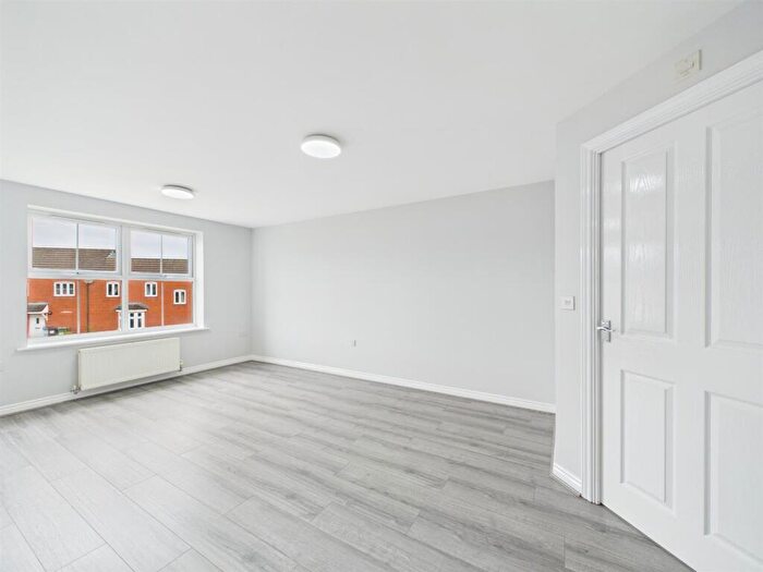 2 Bedroom Apartment To Rent In Brook House Solihull, B91