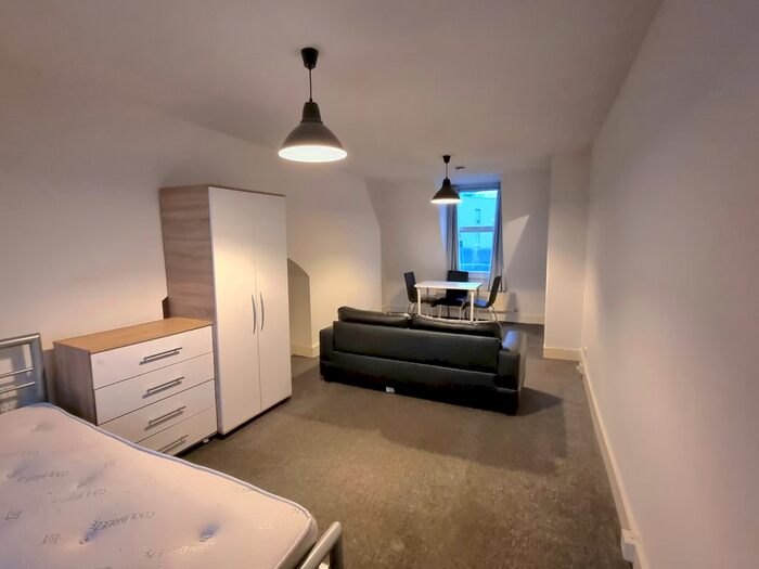 Studio To Rent In Kingsland High Street, London, E8