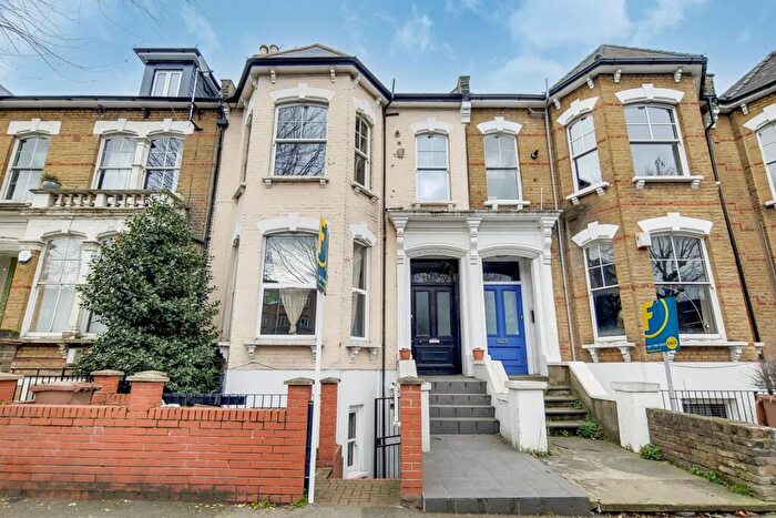 2 Bedroom Flat To Rent In Lower Clapton Road, Lower Clapton, London, E5