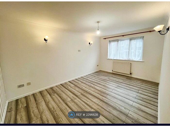 2 Bedroom Flat To Rent In Northcote Road, Bournemouth, BH1