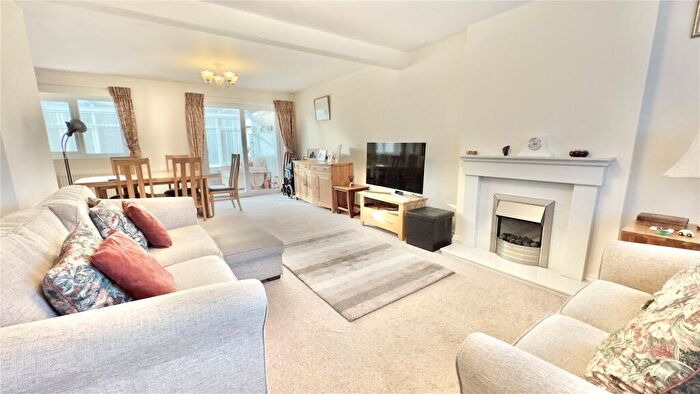 4 Bedroom Detached House For Sale In Pullman Close, Wirral, Merseyside, CH60