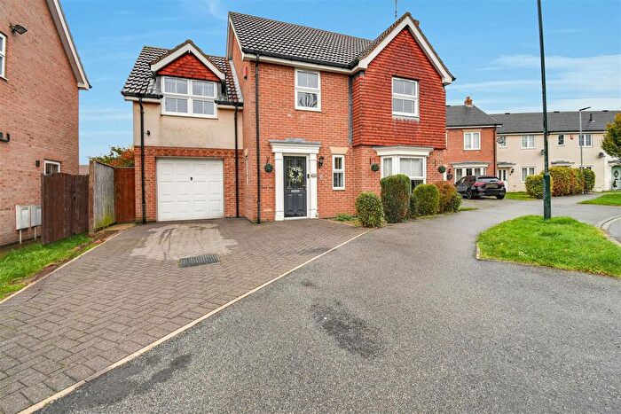 4 Bedroom Detached House For Sale In Brocklesby Avenue, Immingham, DN40