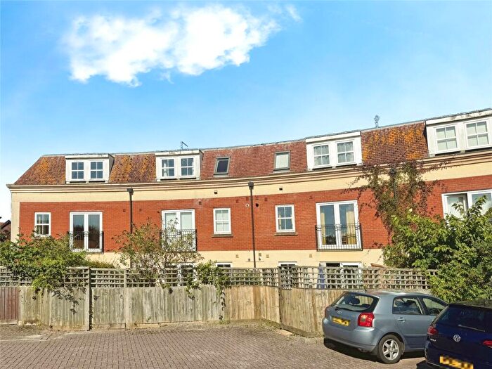 2 Bedroom Flat For Sale In Cranford Avenue, Exmouth, Devon, EX8
