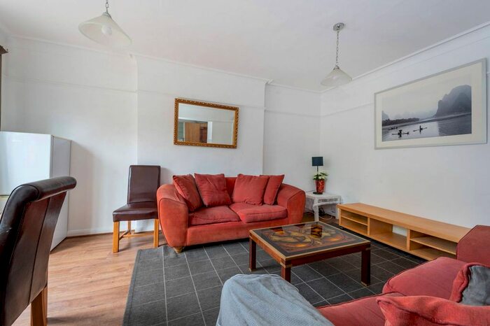 4 Bedroom Flat To Rent In Friars Way, Acton, London, W3