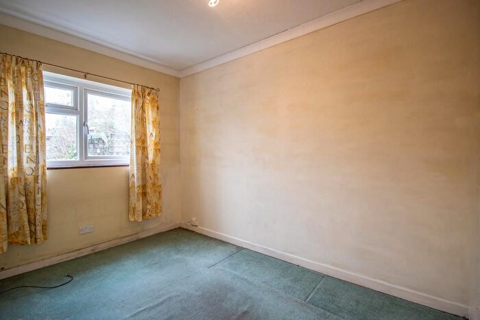 2 Bedroom Semi-Detached Bungalow For Sale In Thornford Gardens, Southend-On-Sea, SS2