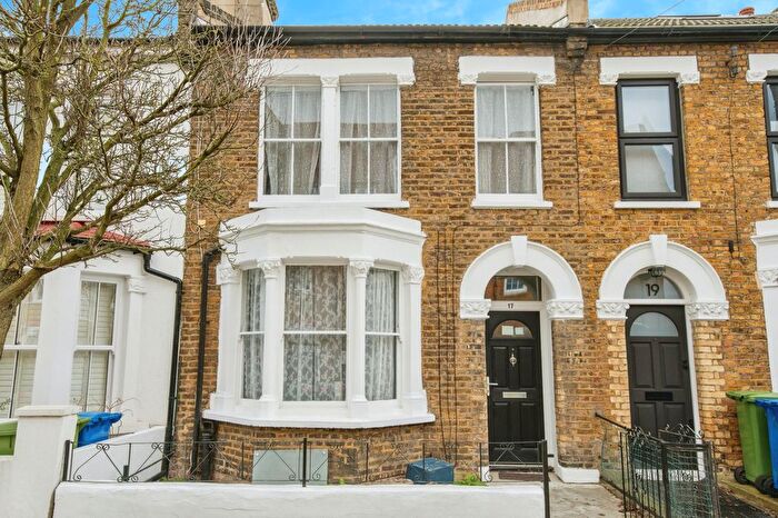 2 Bedroom Terraced House To Rent In Jennings Road, London, SE22