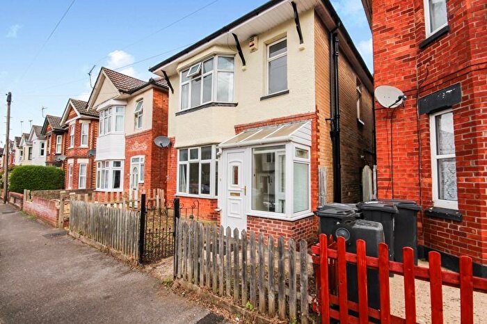 4 Bedroom Detached House To Rent In Winton, Bournemouth, BH9