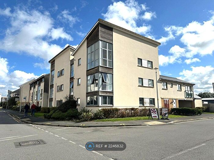 2 Bedroom Flat To Rent In Newfoundland Way, Portishead, Bristol, BS20