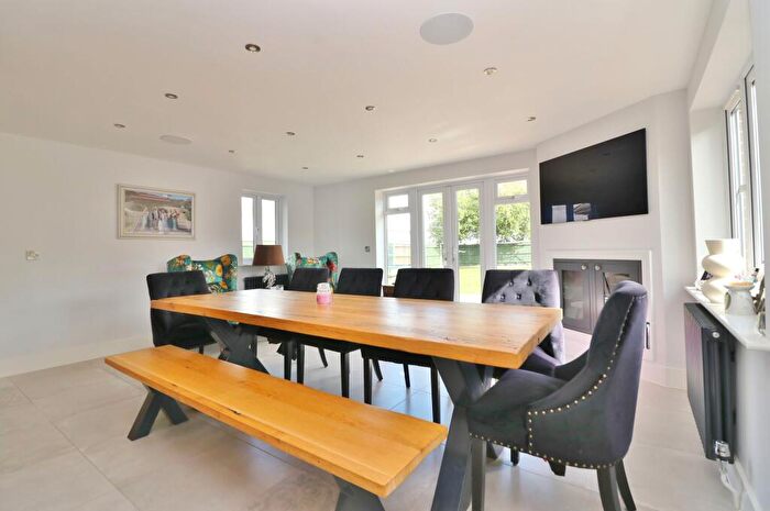5 Bedroom Detached House For Sale In Burnetts Lane, West End, SO30
