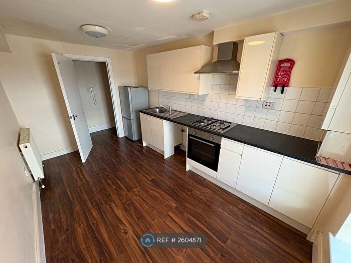 2 Bedroom Flat To Rent In High Street North, Dunstable, LU6