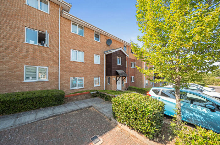 2 Bedroom Apartment For Sale In Perrett Gardens, Hertford, Hertfordshire, SG14