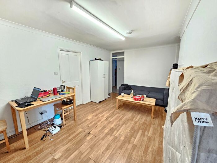 2 Bedroom Flat To Rent In St. Ann's Road, London, N15