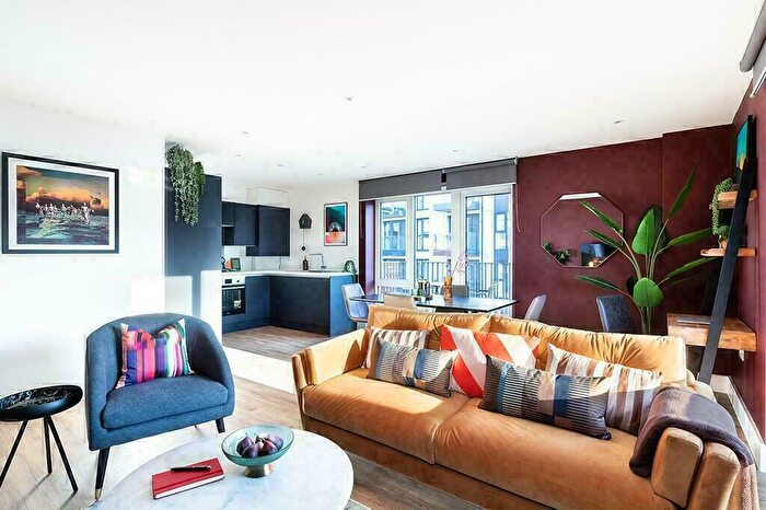 2 Bedroom Apartment To Rent In Kooky High Wycombe, Desborough Road, High Wycombe, Buckinghamshire, HP11