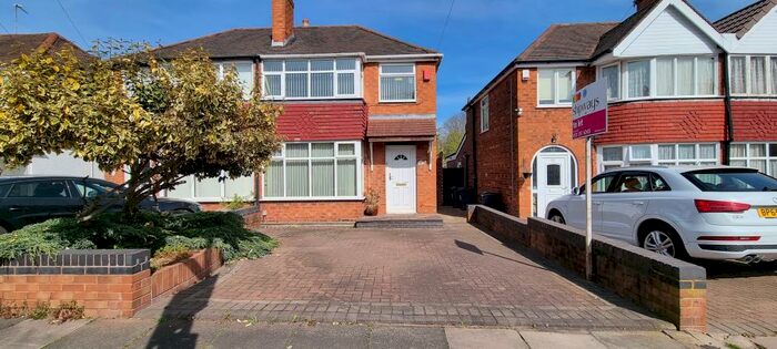 3 Bedroom House To Rent In Cardington Avenue, Birmingham, B42
