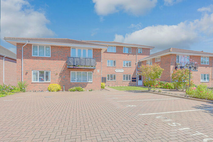 2 Bedroom Apartment For Sale In Shirley Road, Leigh-on-sea, SS9