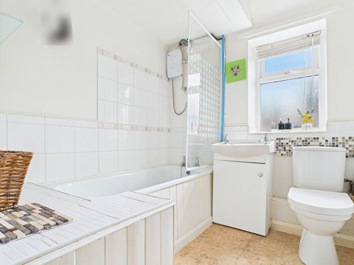 3 Bedroom End Of Terrace House For Sale In Andover Road, Nottingham, NG5