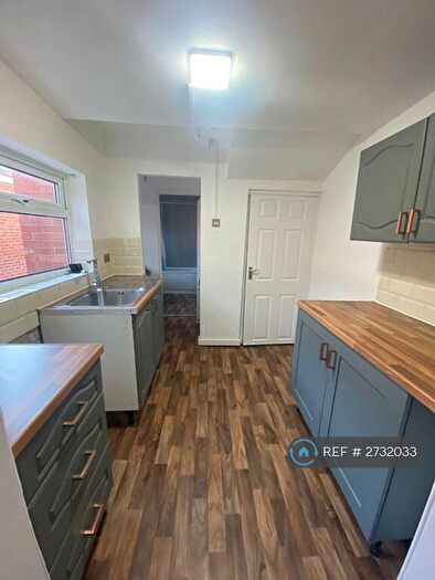 3 Bedroom Flat To Rent In Russell Street, Jarrow, NE32