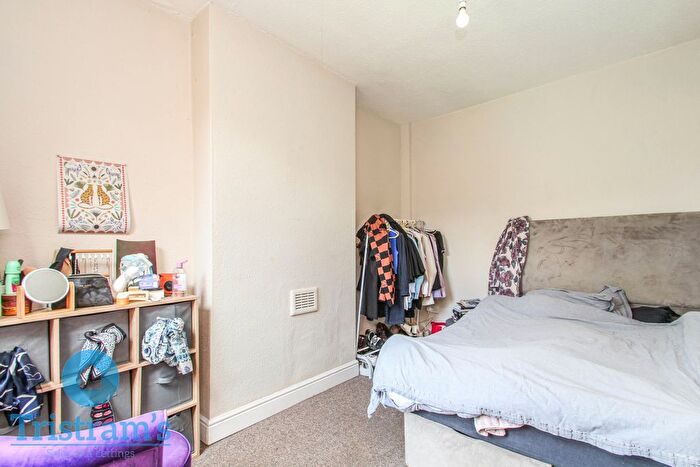 3 Bedroom Town House For Sale In Bleasby Street, Nottingham, NG2