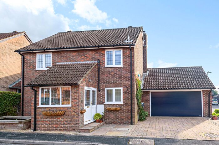 3 Bedroom Detached House For Sale In Long Barrow Close, South Wonston, Winchester, Hampshire, SO21