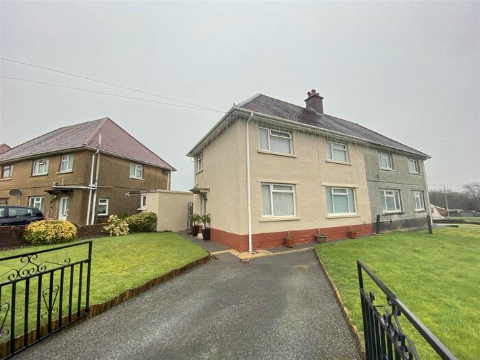 3 Bedroom Semi Detached House For Sale In Maesyrhaf, Cross Hands