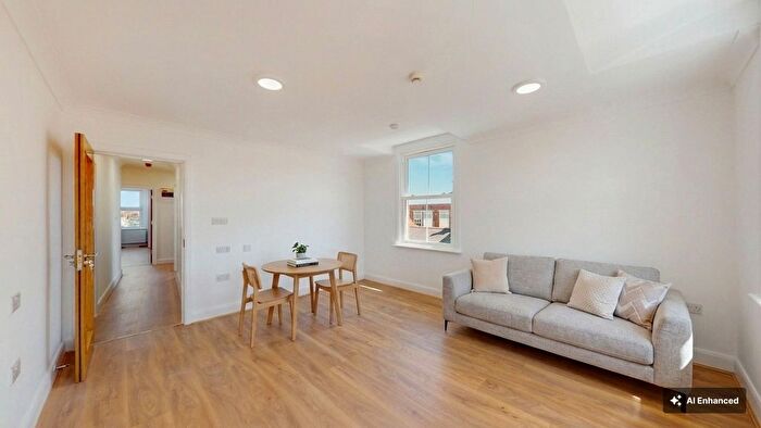 3 Bedroom Flat To Rent In High Road, London, NW10