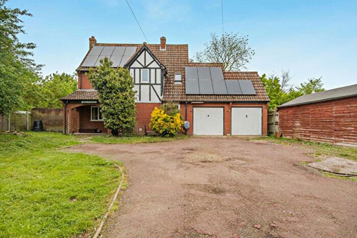 3 Bedroom Detached House For Sale In Diss Road, Burston, Diss, IP22