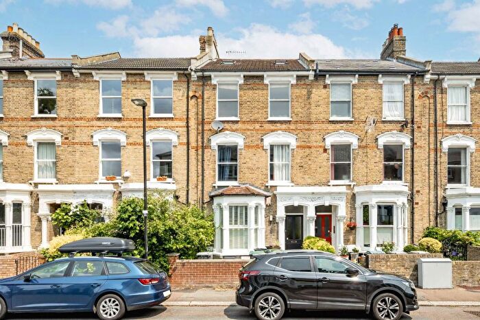 3 Bedroom Flat To Rent In Florence Road, London, N4