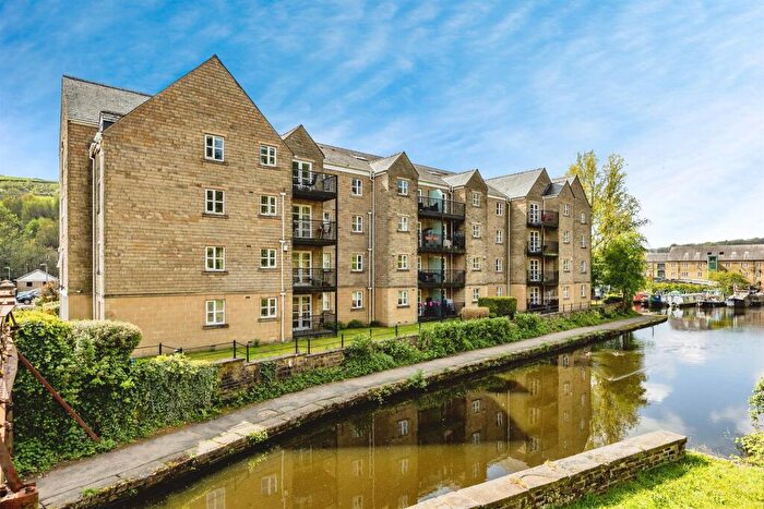 2 Bedroom Apartment For Sale In Chapel Lane, Sowerby Bridge, HX6