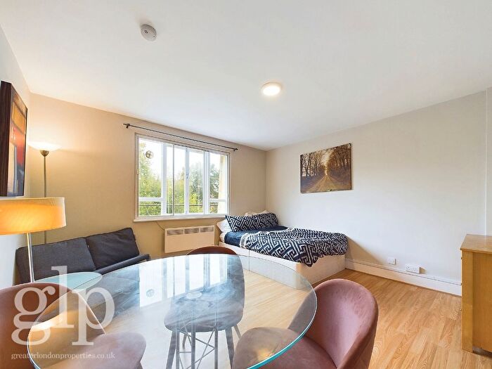 Studio To Rent In Alleyn Court, Sussex Gardens, W2