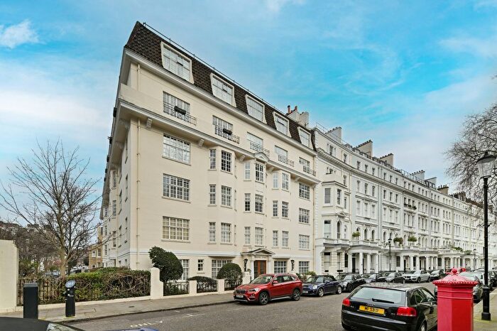 2 Bedroom Flat For Sale In Cornwall Gardens, London, SW7