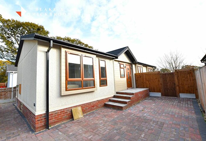 2 Bedroom Park Home For Sale In Oakleigh Park, Clacton Road, Weeley, CO16
