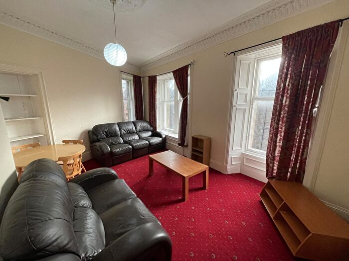 2 Bedroom Flat To Rent In Flat Perth Road, DD1